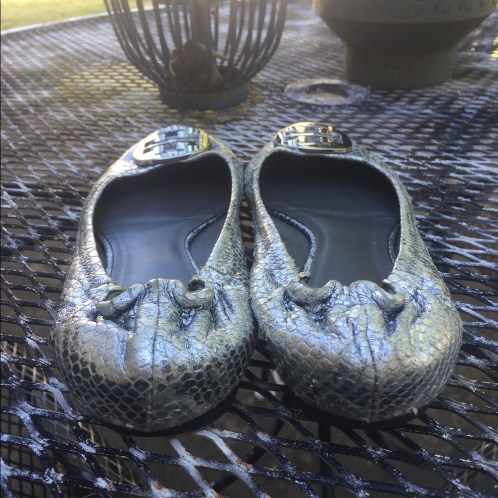 Tory Burch snake skin revas size 7.5 GUC - Picture 6 of 7